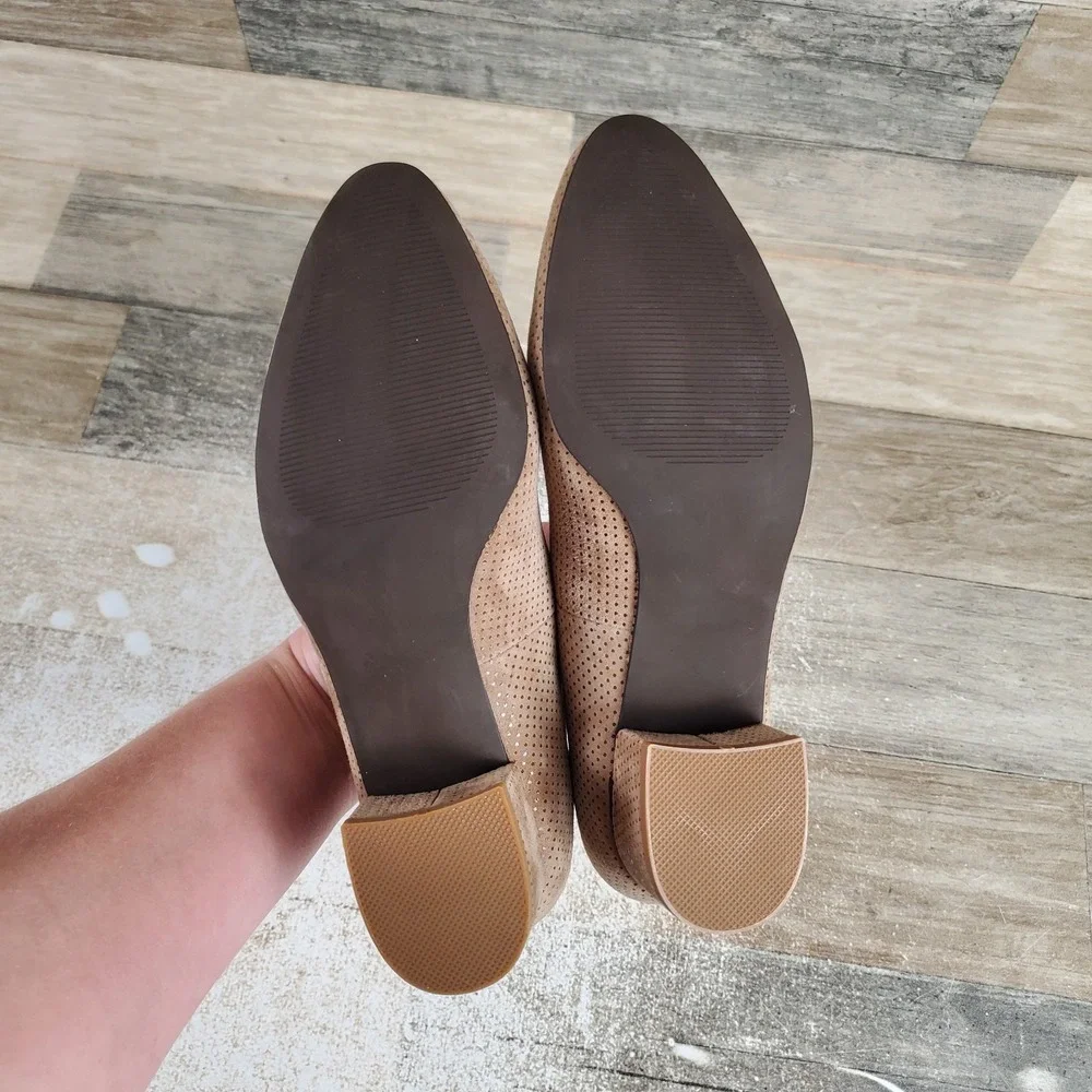 David Tate Culture Womens Pumps Sz 6 M Taupe Suede Slip On Round Toe Block Heel